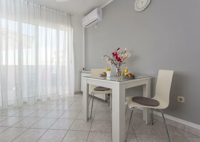 Gordana Jelicic * Hvar Town